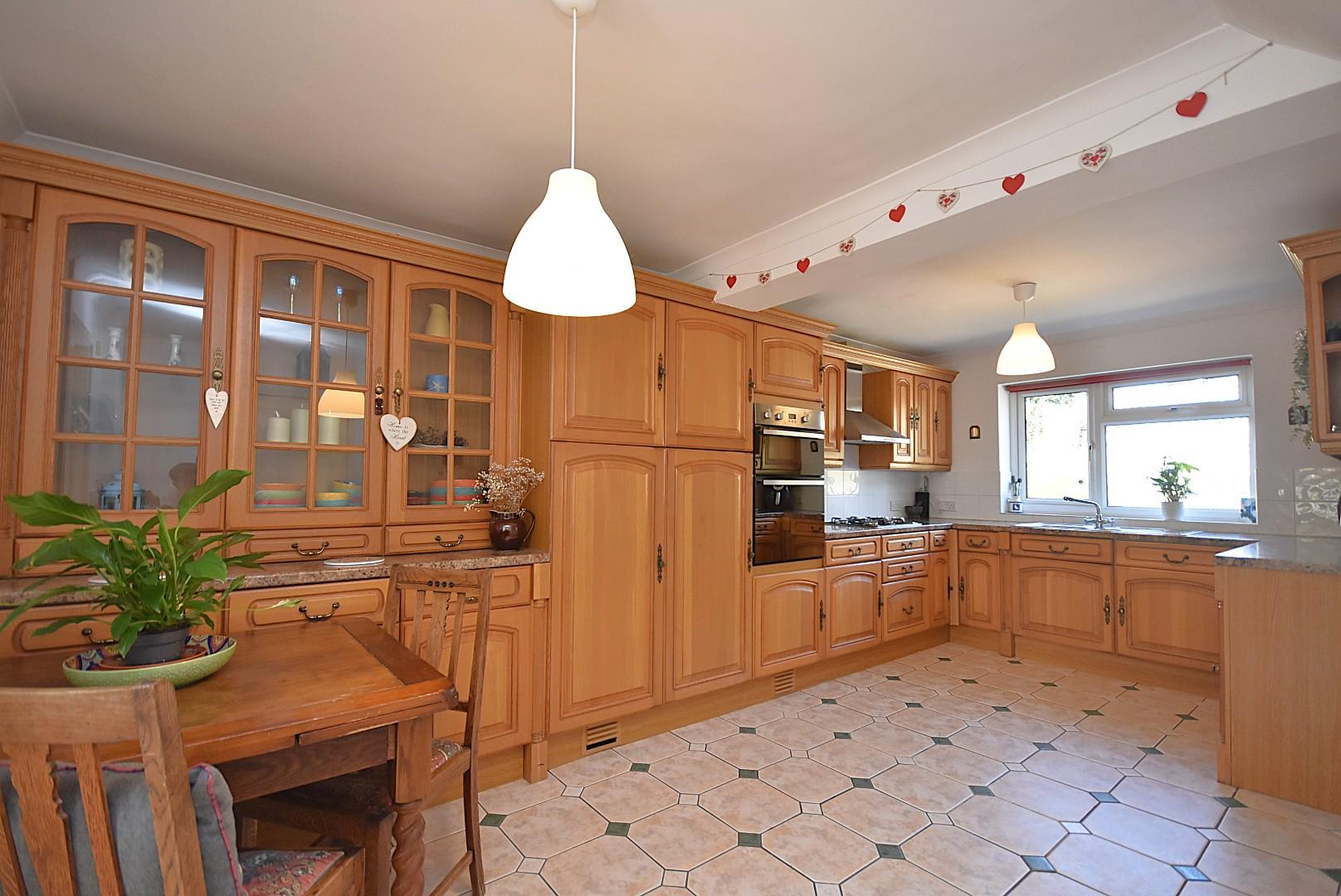 6 Rowan Close, Penarth, CF64 5BU